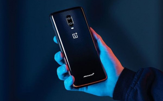OnePlus 6T McLaren Edition chỉ mất 20 phút để sạc 50% pin