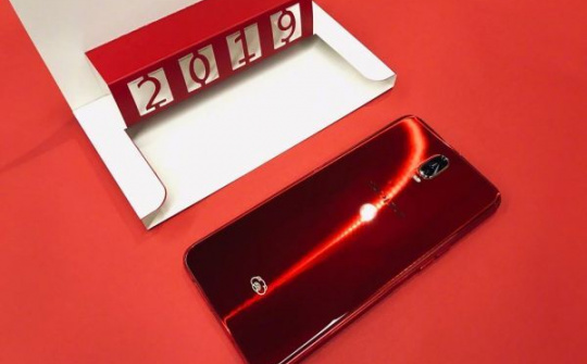 Bộ đôi Oppo R17 và R17 Pro có thêm phiên bản màu đỏ chào Năm mới
