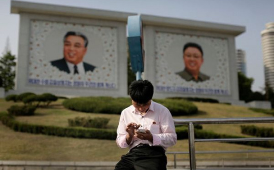 Triều Tiên lo smartphone lan truyền K-Pop, phim người lớn