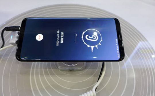 Samsung sẽ sử dụng công nghệ màn hình đục lỗ trên Galaxy S10
