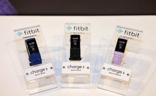 Fitbit Charge 3 chính thức lên kệ tại Việt Nam, giá từ 3,79 triệu đồng