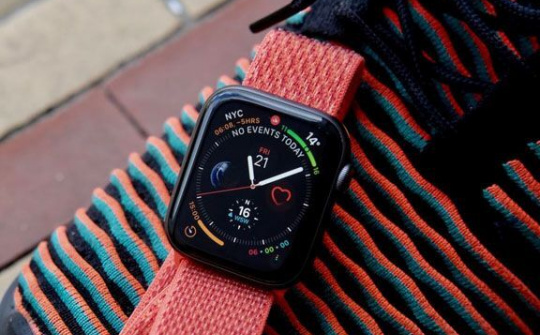Apple Watch series 4 nhận bản cập nhật, đã có tính năng đo điện tâm đồ