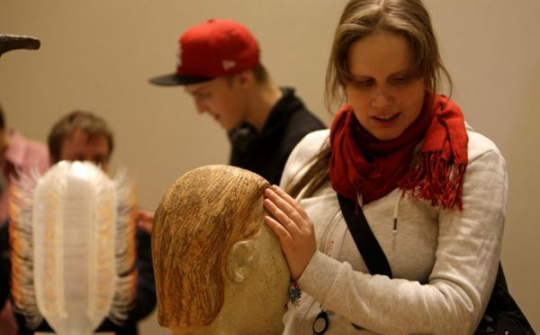 Microsoft hợp tác Be My Eyes trợ giúp người khiếm thị