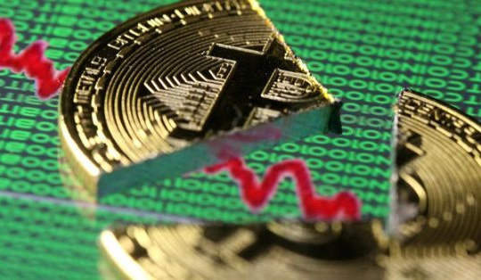 Bitcoin chật vật giữ giá trên 10.000 USD
