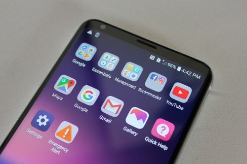 LG G7 được trang bị công nghệ MLCD+ và chip Snapdragon 845