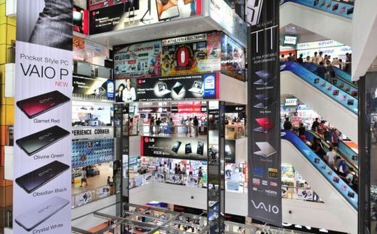 Chợ điện tử châu Á nhộn nhịp người mua "trâu" đào tiền ảo