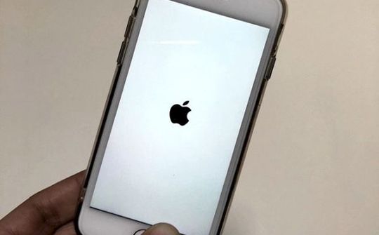 [Thủ thuật] Khắc phục sự cố iPhone 8 treo logo khi khởi động