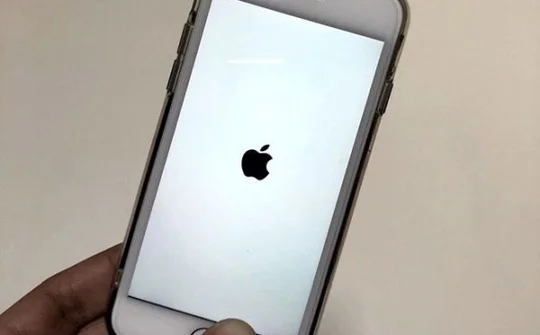 [Thủ thuật] Khắc phục sự cố iPhone 8 treo logo khi khởi động