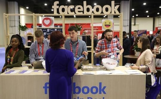 Facebook bị chỉ trích khi đưa bản demo game "Bullet Train" tới hội nghị CPAC