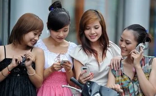 MobiFone, Viettel và VinaPhone khuyến mãi 50% lần cuối cho thuê bao trả trước