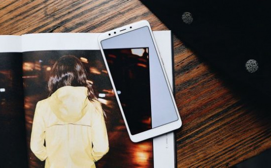 FPT Shop bán độc quyền Xiaomi Redmi 5 Plus giá 4 triệu đồng