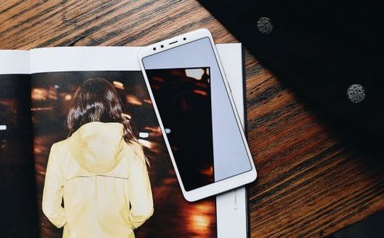 FPT Shop bán độc quyền Xiaomi Redmi 5 Plus giá 4 triệu đồng