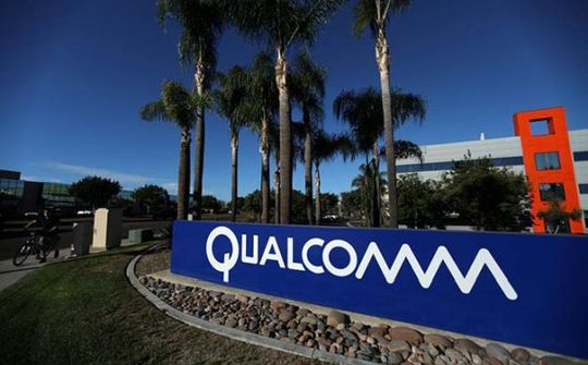Qualcomm bác bỏ đề xuất giá hơn 120 tỉ USD từ Broadcom