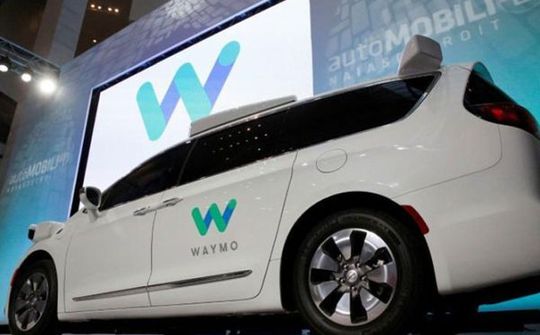 Waymo cáo buộc Uber gian lận trong cuộc chạy đua xe tự lái