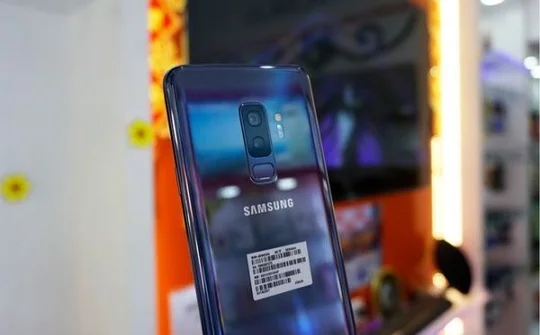 Galaxy S9+ 256 GB xách tay về Việt Nam, giá gần 25 triệu đồng