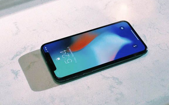 Apple dự tính mua 270 triệu màn hình trong 2018