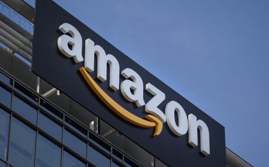 Cổ phiếu Amazon tiếp tục "tụt dốc" vì Tổng thống Trump