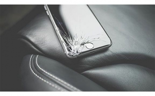 iOS 11.3 vô hiệu hoá cảm ứng trên các màn hình không chính hãng