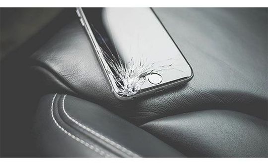 iOS 11.3 vô hiệu hoá cảm ứng trên các màn hình không chính hãng