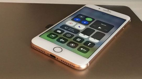 Một số iPhone 8 "tử nạn" khi nâng cấp lên iOS 11.3?