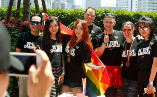 Mạng xã hội Weibo bỏ lệnh cấm nội dung đồng tính