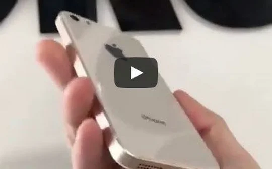 iPhone SE 2 lộ nguyên hình với mặt lưng kính