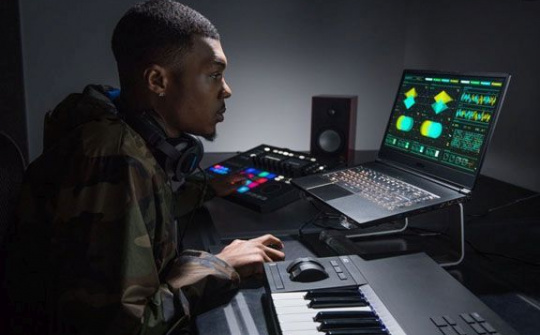 Intel chính thức giới thiệu vi xử lý Core i9 dành cho laptop