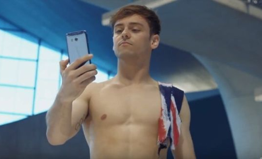 Quảng cáo HTC U11 bị cấm vì... sai sự thật