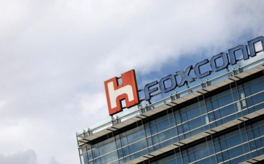 Foxconn sản xuất điện thoại kiêm ví tiền ảo đầu tiên trên thế giới