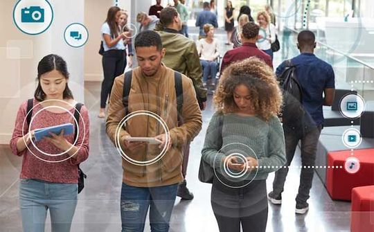 AI và mạng xã hội có thể hỗ trợ các nhà tuyển dụng như thế nào?