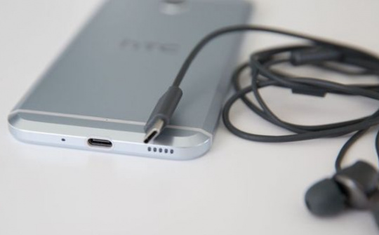 Smartphone Android không giắc tai nghe đang làm khó người dùng