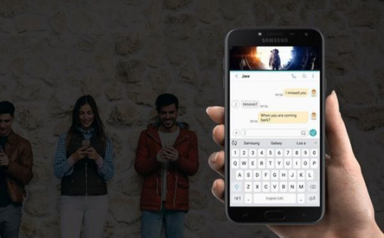 Samsung Galaxy J4 bán ra với giá chưa đến 200 USD