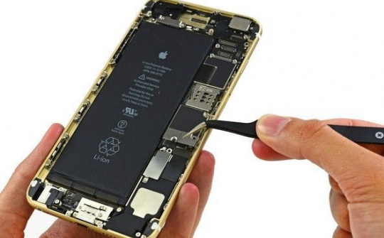 Apple sẽ hoàn tiền cho người thay pin iPhone giá 79 USD