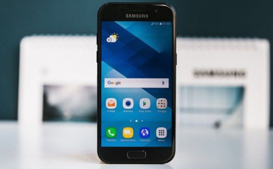 Galaxy A3 2017 dính lỗi khi lên đời với Android Oreo