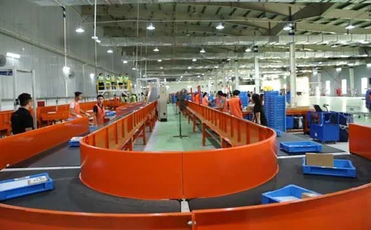 Lazada đầu tư mạnh vào kho vận, ra mắt hệ thống phân loại hàng hóa tự động thứ hai