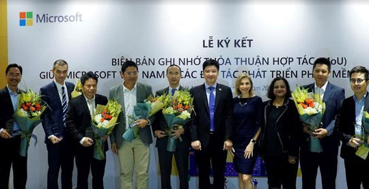 Microsoft cam kết giúp doanh nghiệp Việt đẩy nhanh tiến trình chuyển đổi số