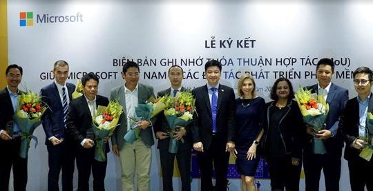 Microsoft cam kết giúp doanh nghiệp Việt đẩy nhanh tiến trình chuyển đổi số
