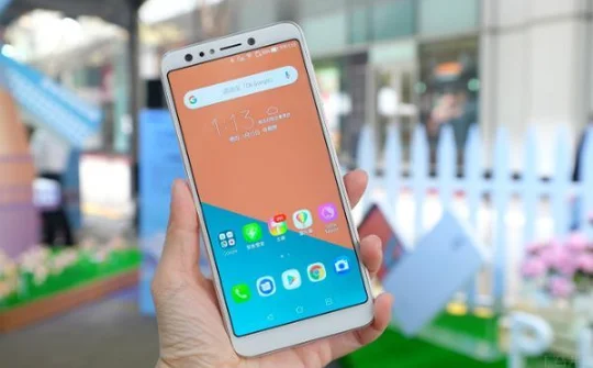 Asus Zenfone 5Q lên kệ, giá 6,8 triệu đồng