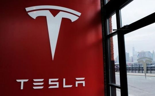 Tesla kiện cựu nhân viên đánh cắp bí mật kinh doanh