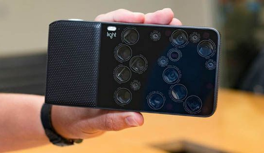 Light có thể sẽ ra mắt điện thoại với 9 camera