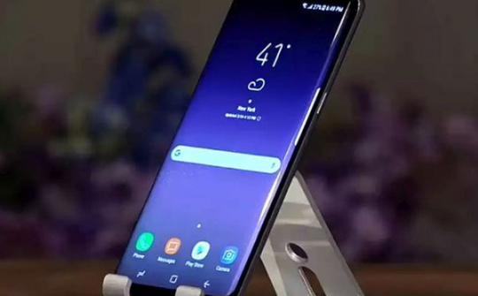 Galaxy S10 bản lớn nhất sẽ dùng màn hình 6,44 inch