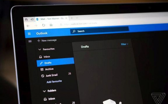 Microsoft cập nhật giao diện Dark Mode cho Outlook