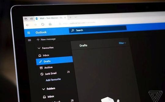 Microsoft cập nhật giao diện Dark Mode cho Outlook