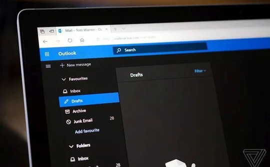 Microsoft cập nhật giao diện Dark Mode cho Outlook