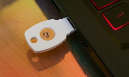 Google ra mắt khóa bảo mật mới Titan Security Key