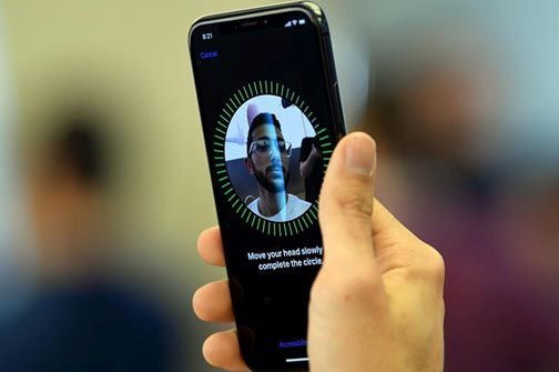 Thêm bằng chứng Face ID có mặt trên 3 mẫu iPhone 2018