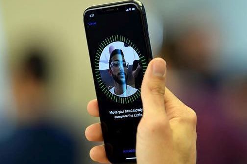 Thêm bằng chứng Face ID có mặt trên 3 mẫu iPhone 2018