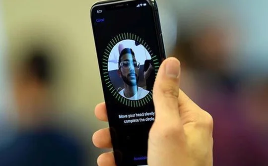 Thêm bằng chứng Face ID có mặt trên 3 mẫu iPhone 2018