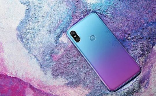 Motorola sắp ra smartphone P30, thiết kế tương tự iPhone X