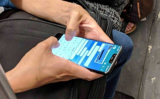 Google Pixel 3 XL tiếp tục lộ ảnh thực tế